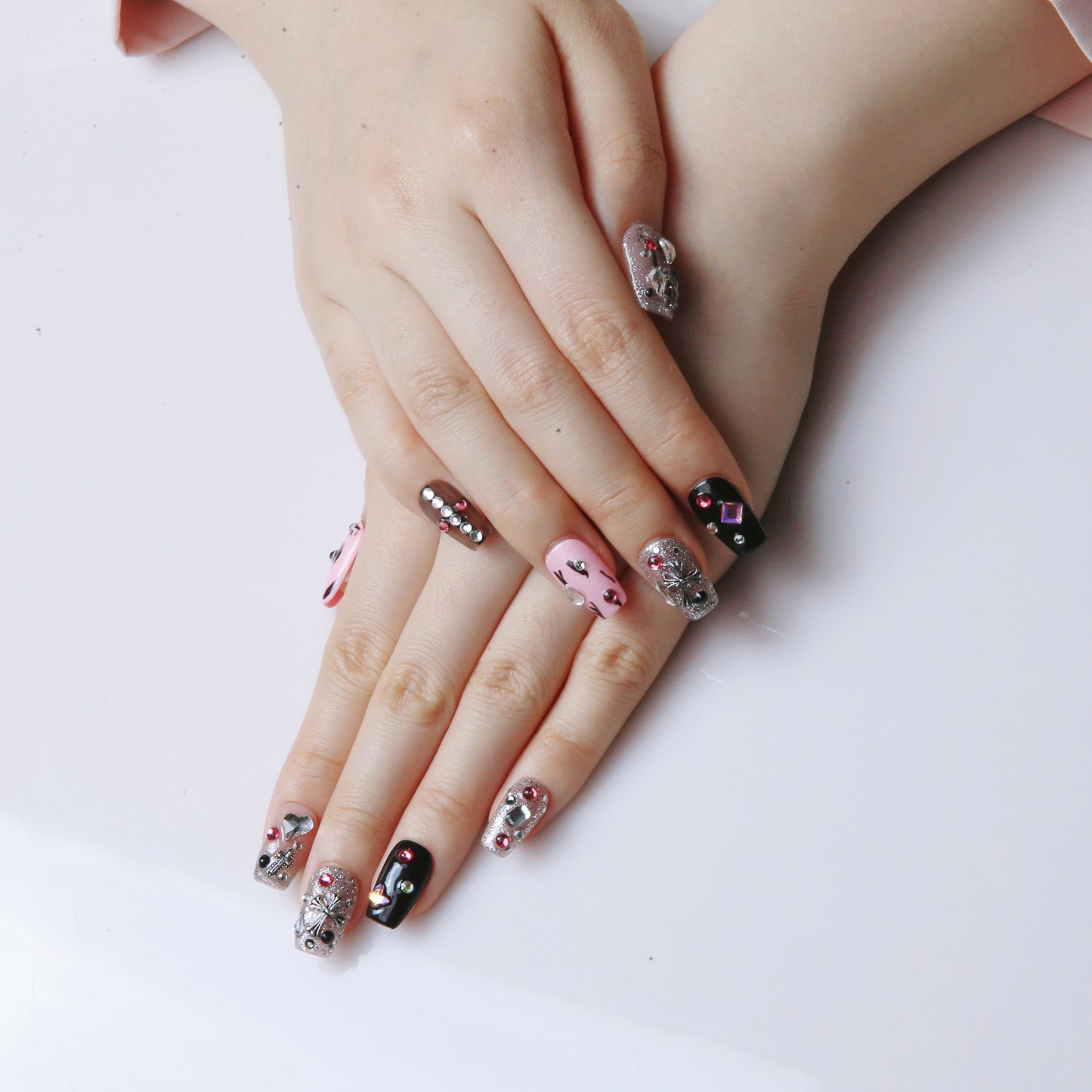 (M) Pink & Black with Patterned Design hand made Press on Nails