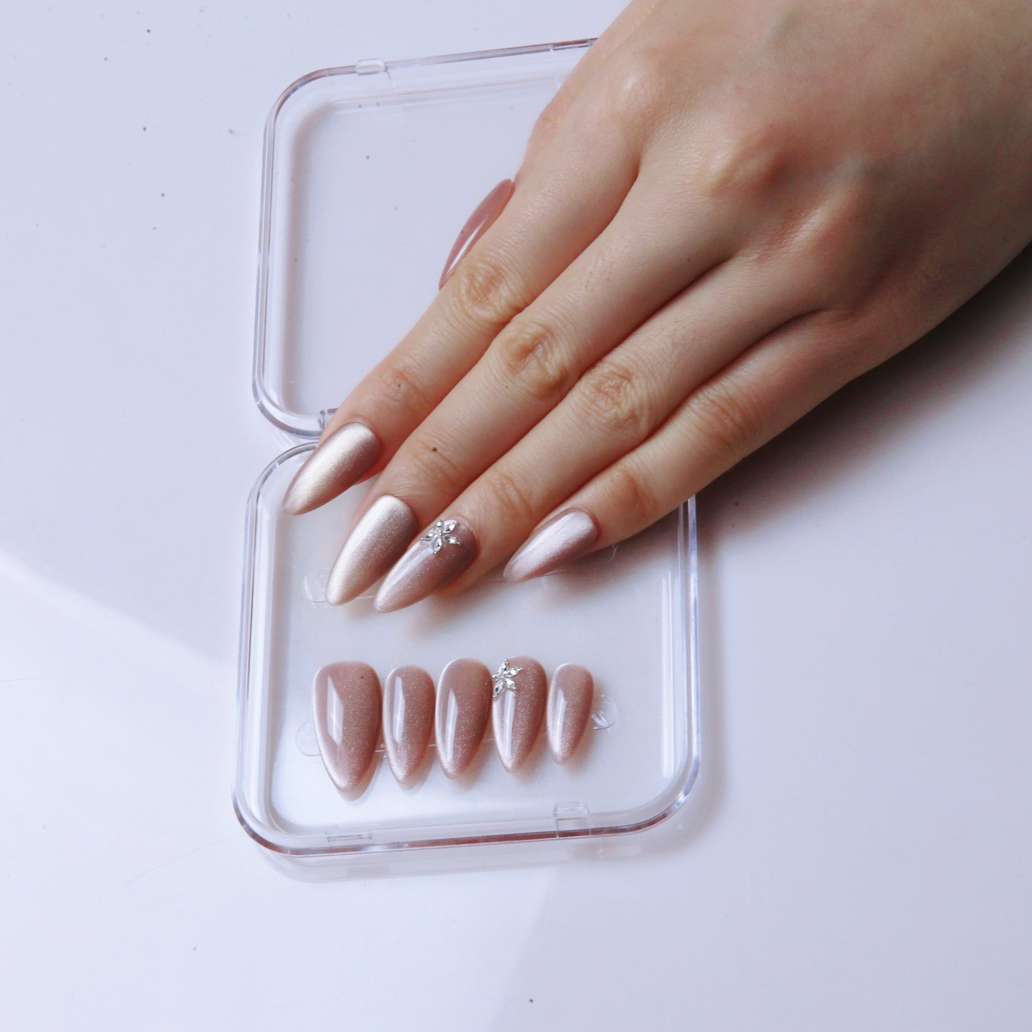 (M) Soft Nude - Pink with Delicate Glitter Veins Handmade Press on Nails