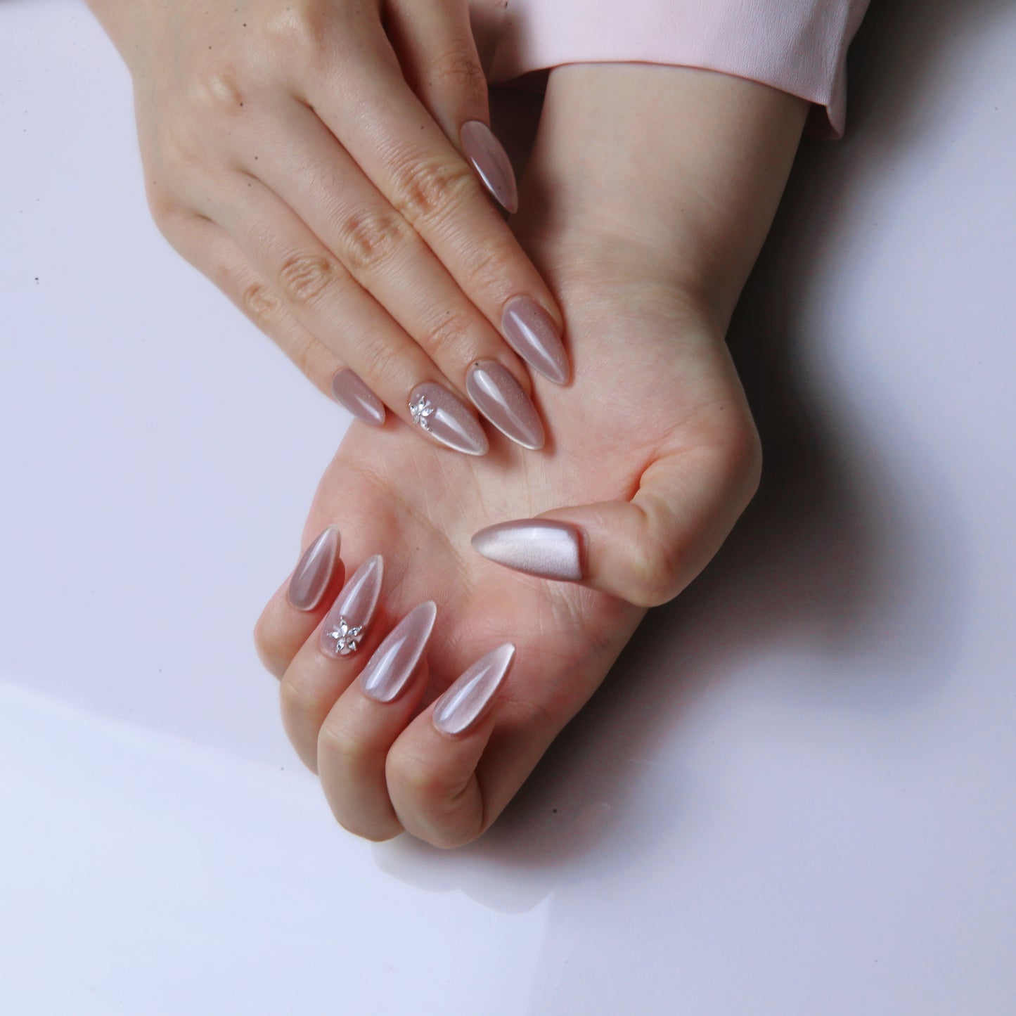 (M) Soft Nude - Pink with Delicate Glitter Veins Handmade Press on Nails