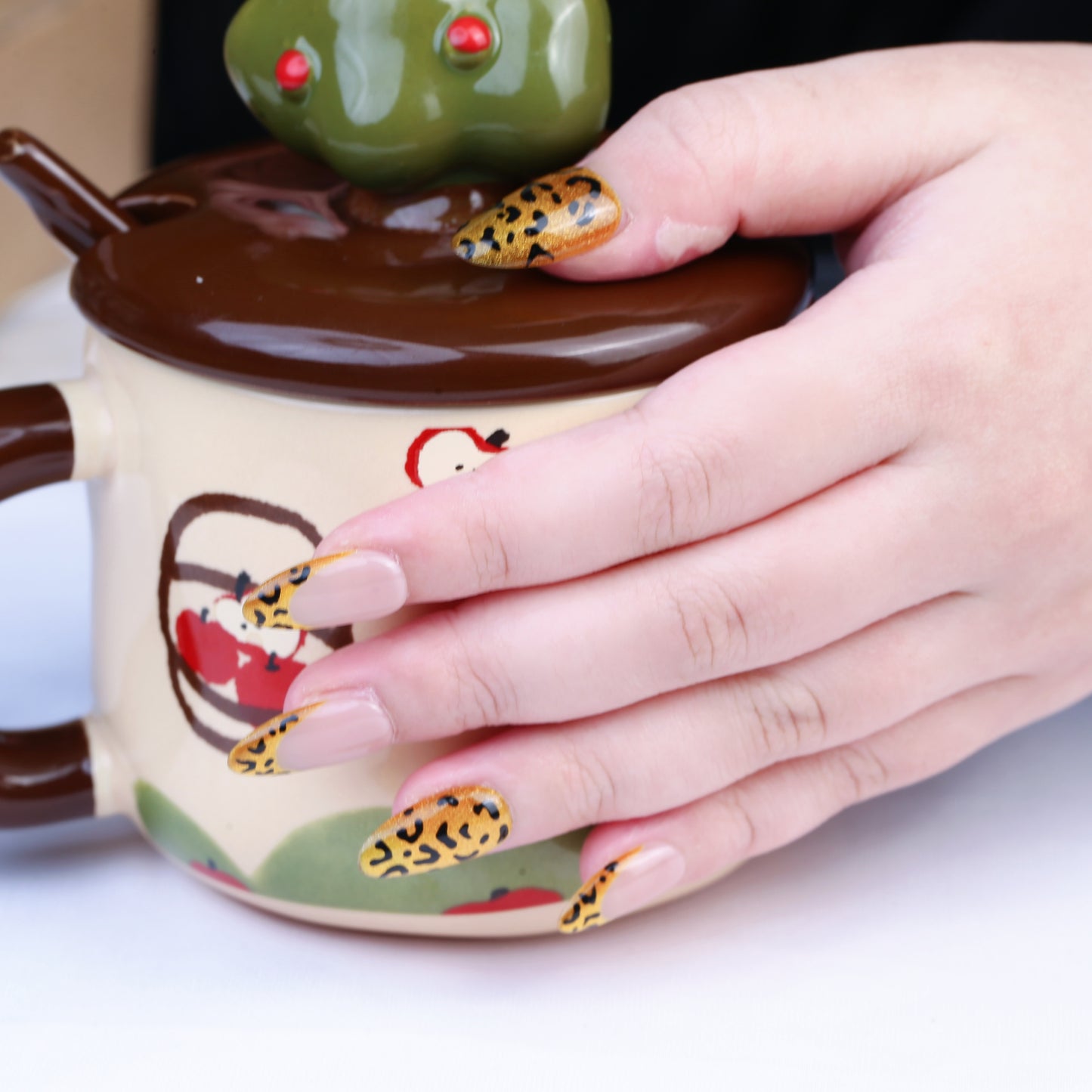 Nude & Golden Cheetah， Hand - made  Press on Nails