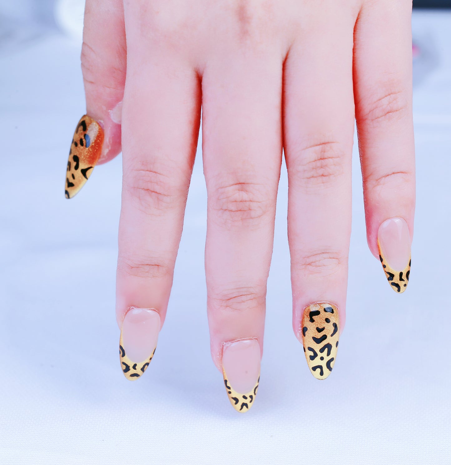 Nude & Golden Cheetah， Hand - made  Press on Nails