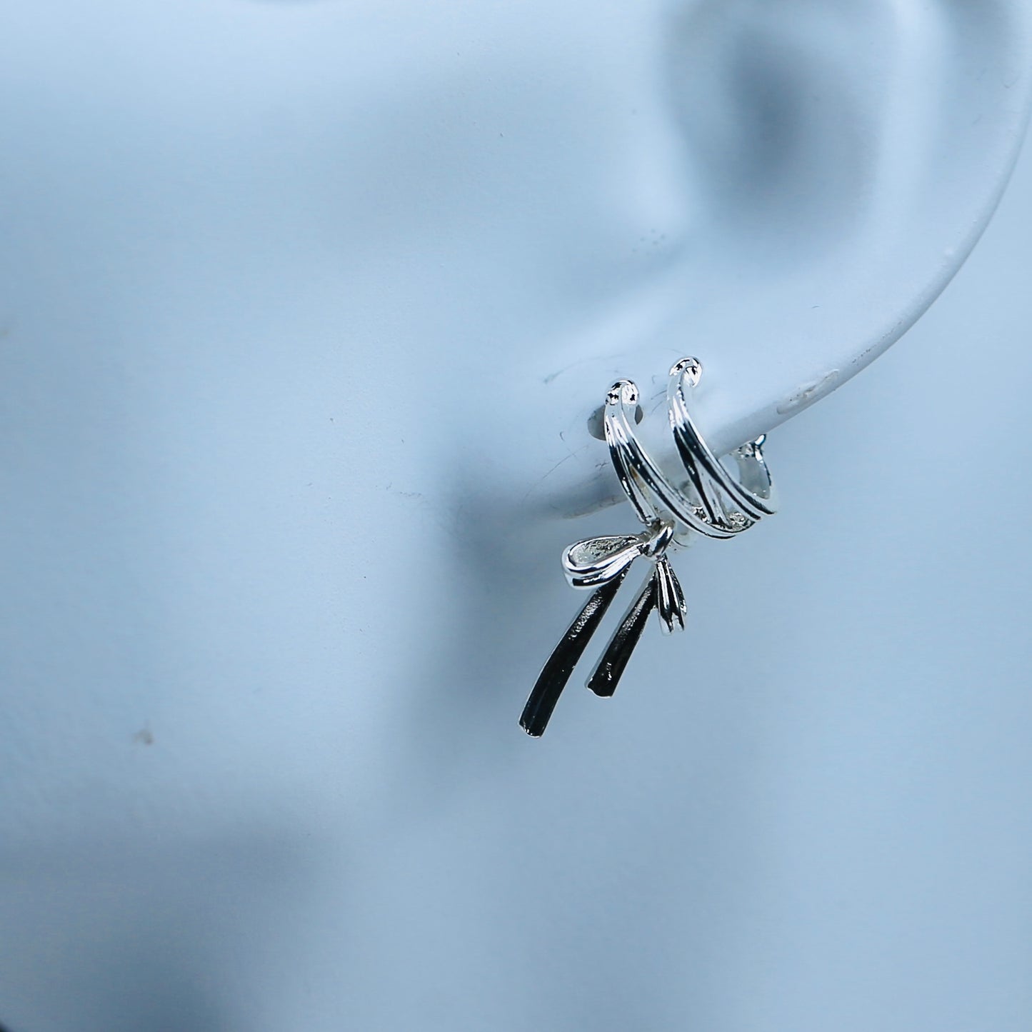 Earlobe hugging Bow Earrings: A Touch of Graceful Beauty