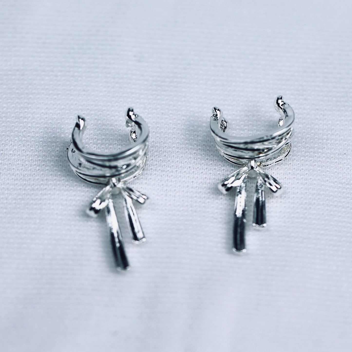 Earlobe hugging Bow Earrings: A Touch of Graceful Beauty