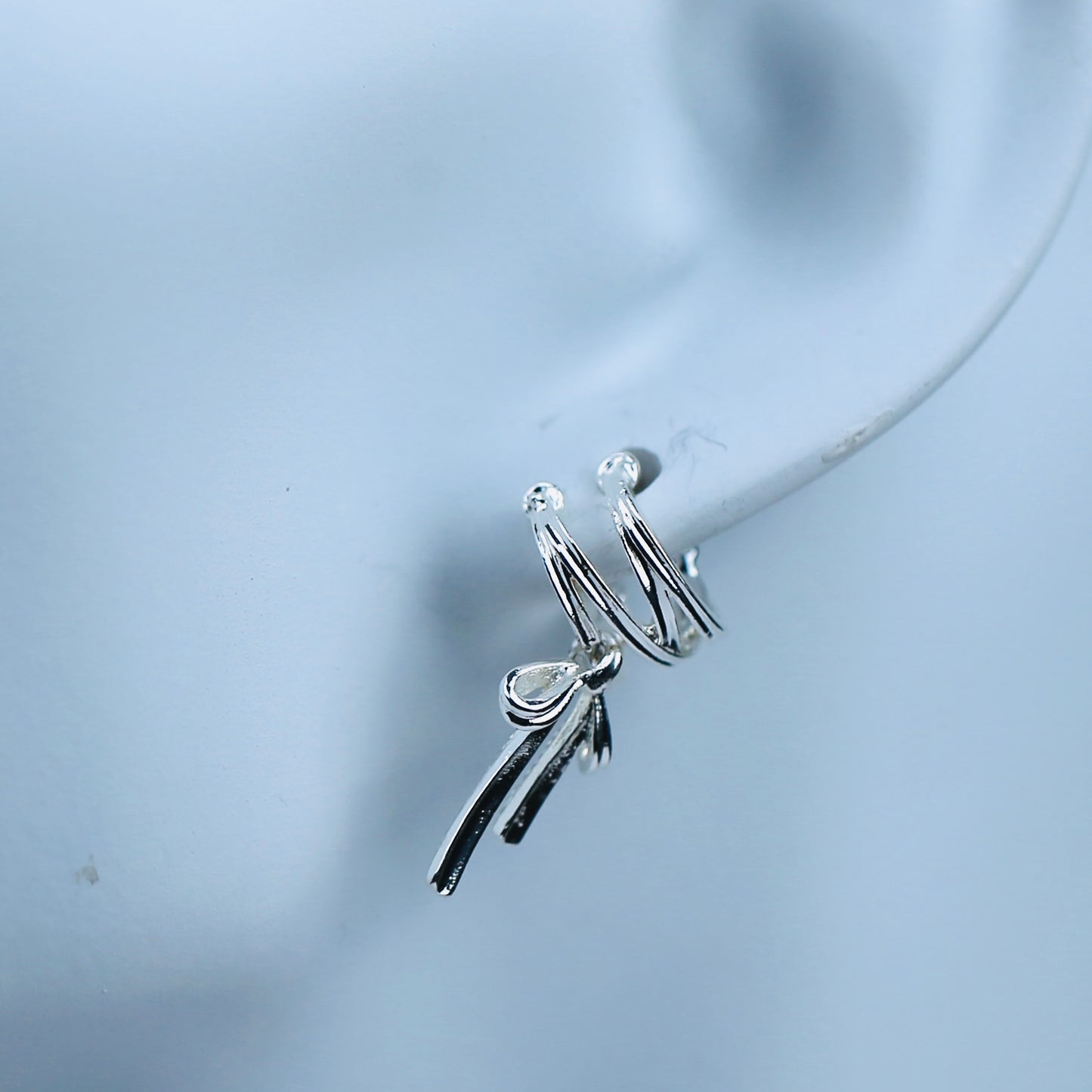 Earlobe hugging Bow Earrings: A Touch of Graceful Beauty