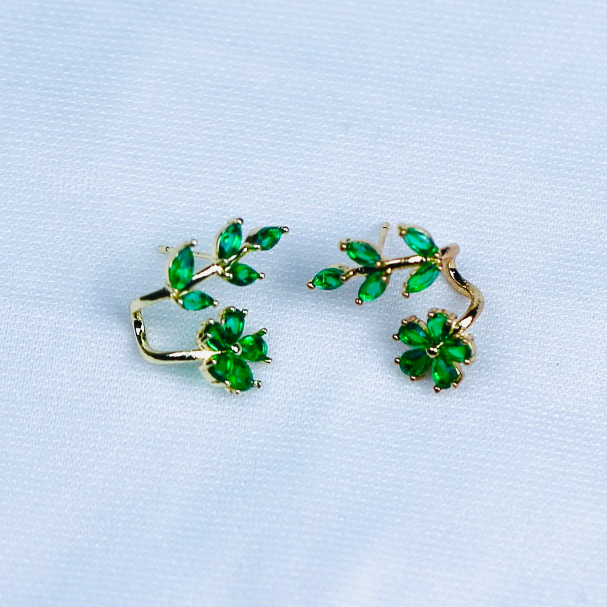 Green leaf Ear Climbers: A Vision of Graceful Beauty