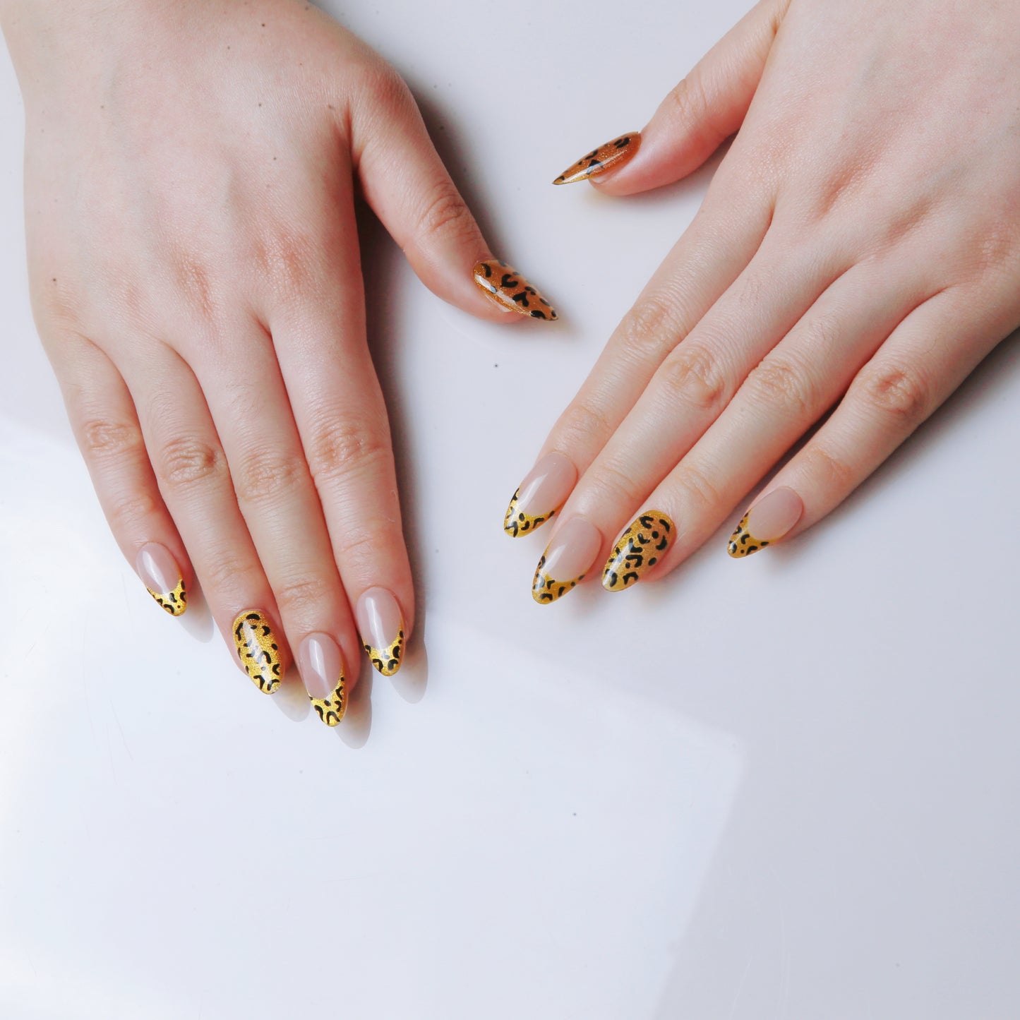 (M) Nude & Golden Cheetah， Hand - made  Press on Nails