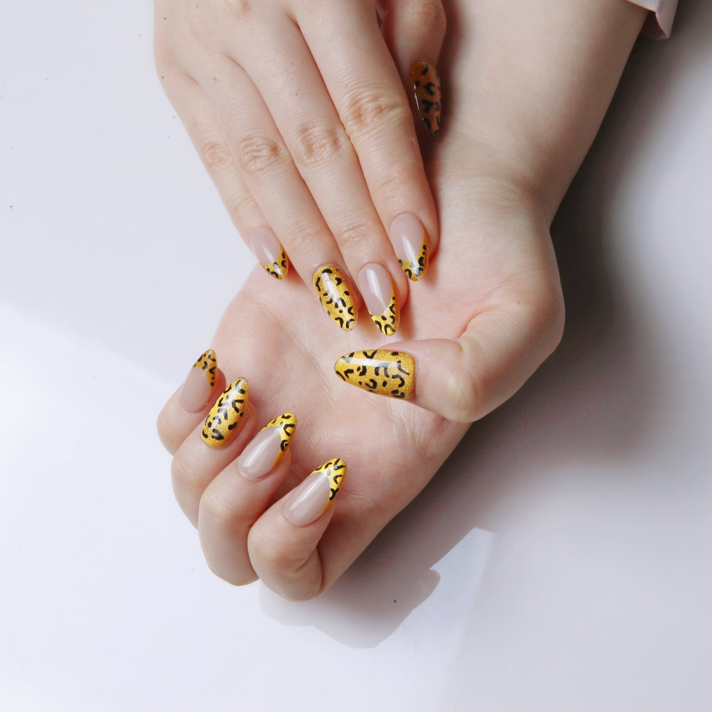 (M) Nude & Golden Cheetah， Hand - made  Press on Nails